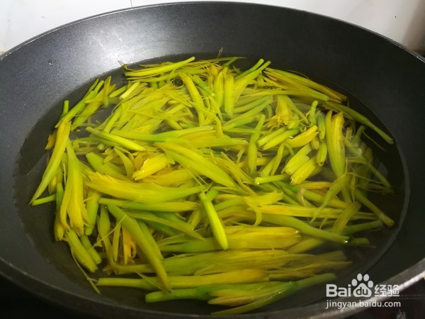 如何做黄花菜炒肉