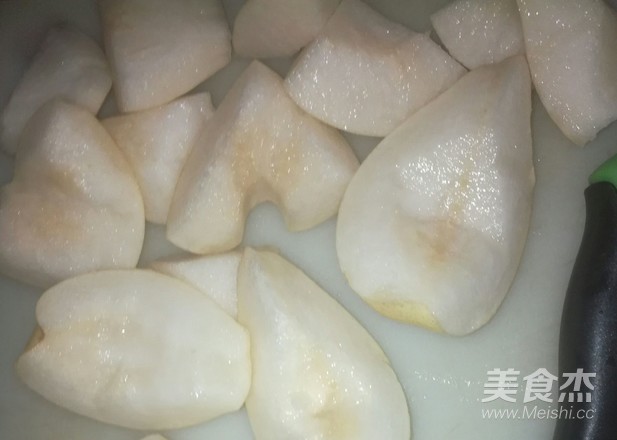 冰糖炖雪梨的做法
