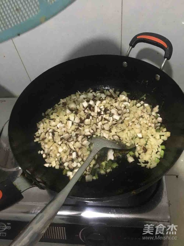 自制素版炸酱面