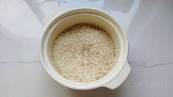 香肠蛋酱油焖饭