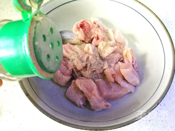 板栗焖鸡的做法