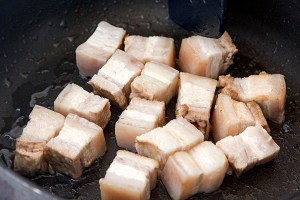 山楂红烧肉的做法