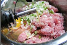 春天的清新滋味——荠菜肉小馄饨