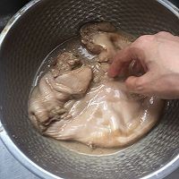 冬天暖胃汤：胡椒猪肚包鸡汤