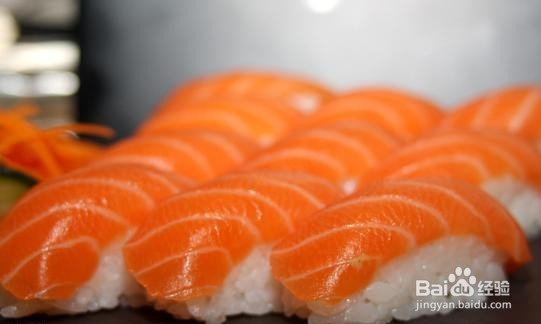 切烟三文鱼方法