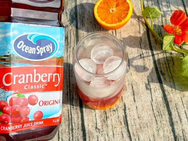 蔓越莓汁橙子冰饮