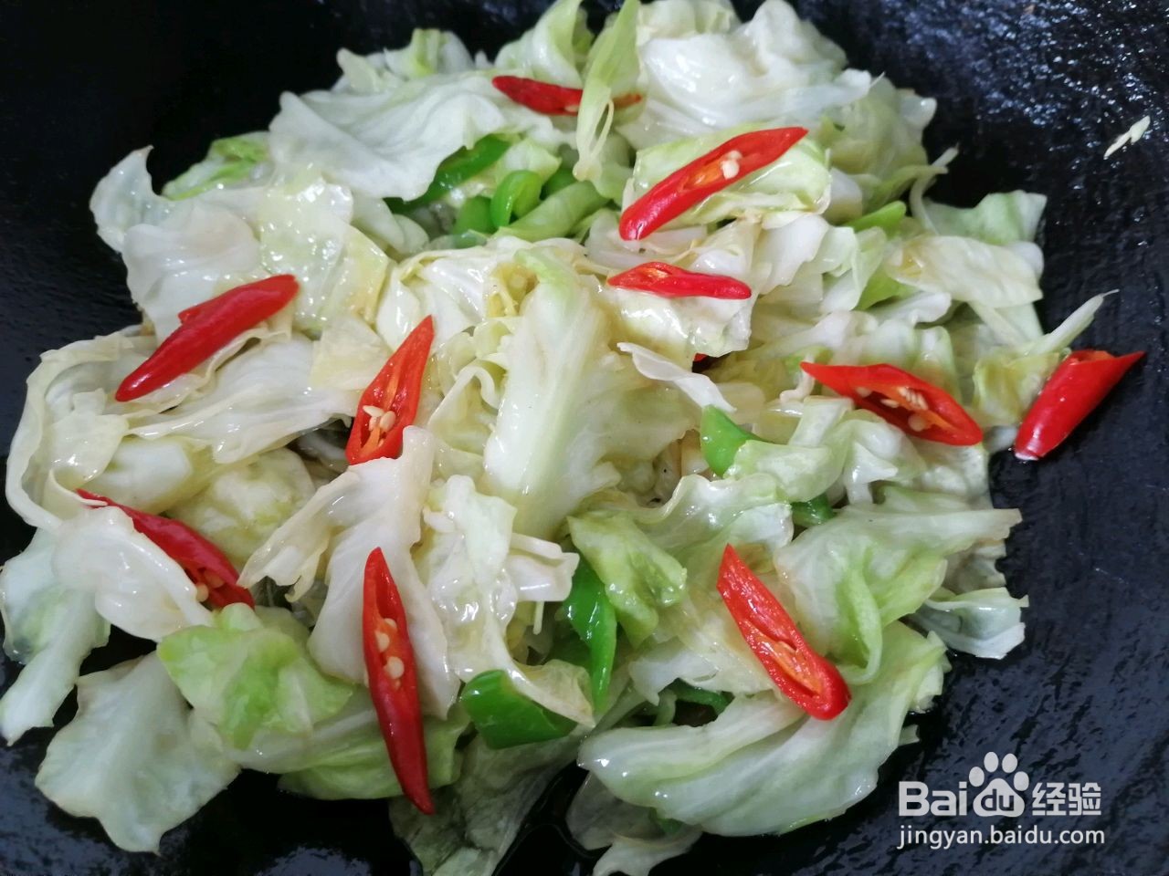 双椒手撕包菜的做法