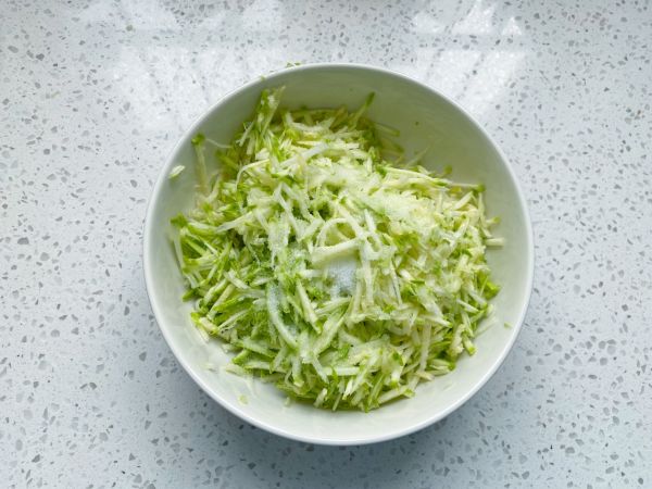 晶莹剔透冰花煎饺