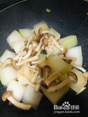 冬瓜菌菇炒鸡胸肉