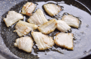 五花肉焖煎豆腐