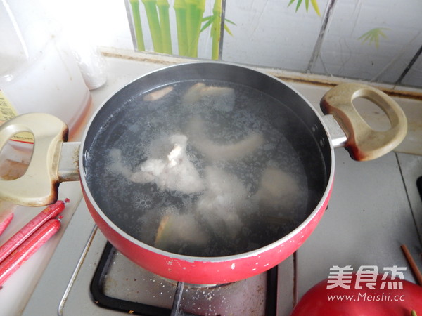 玉米胡萝卜排骨汤