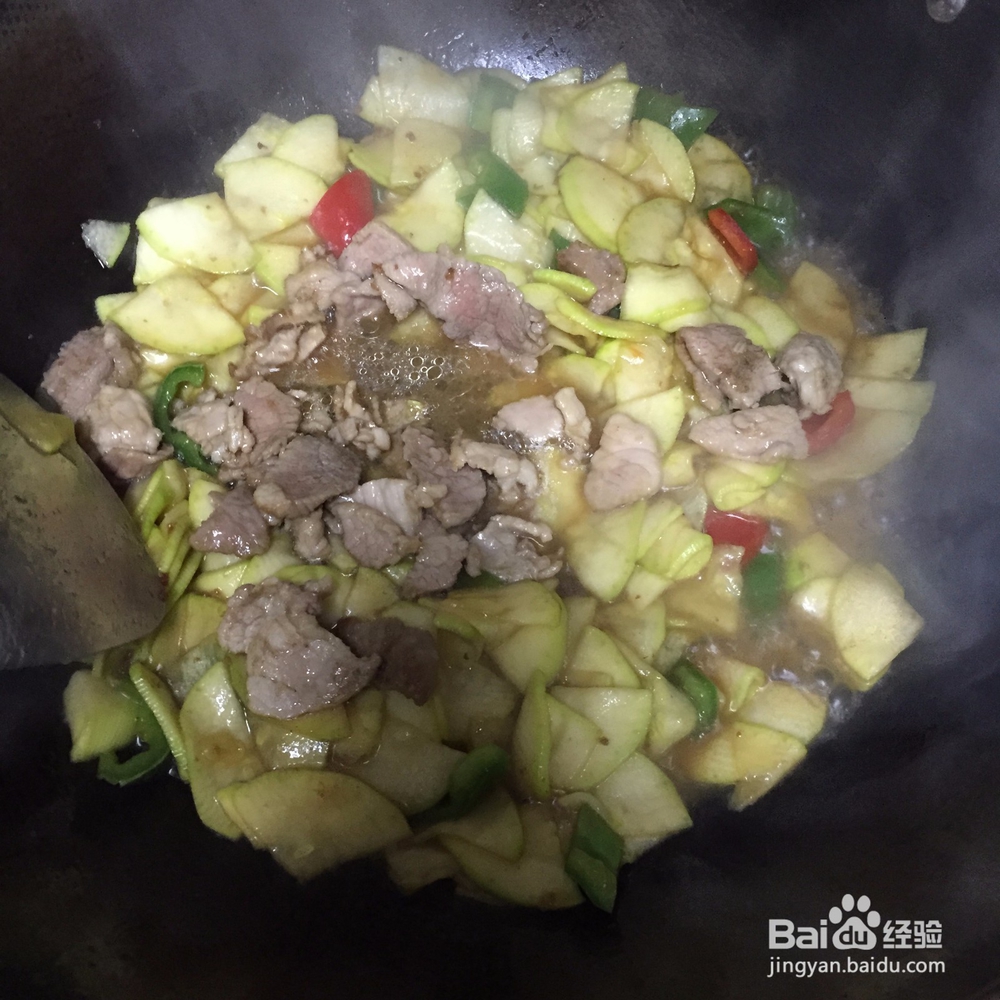 #过年#年夜饭——西葫芦炒肉片的做法