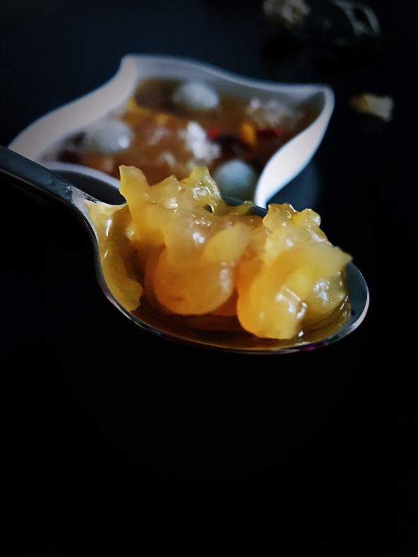 双耳桂圆红枣羹