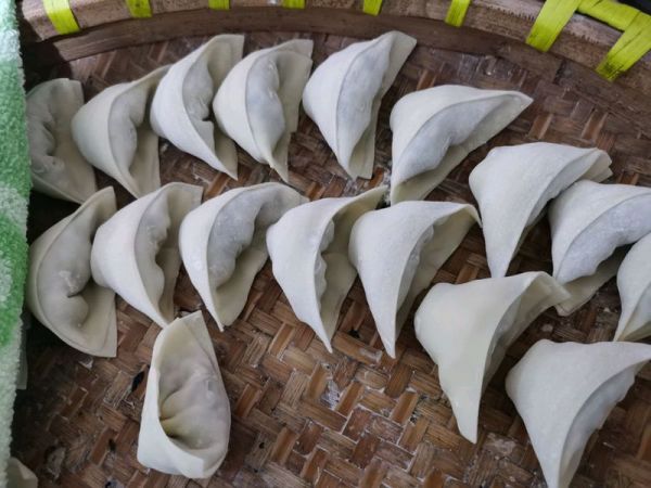 蕾丝冰花煎馄饨