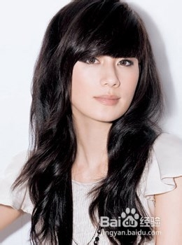 巧用刘海隐藏脸型的小缺陷