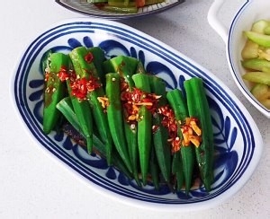 凉拌秋葵这么做