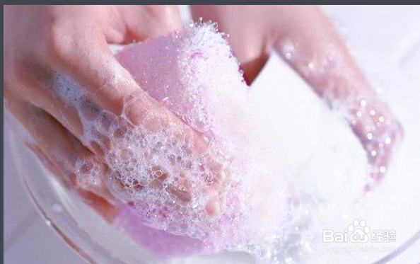 如何打理人造草坪以及草坪保养的注意事项