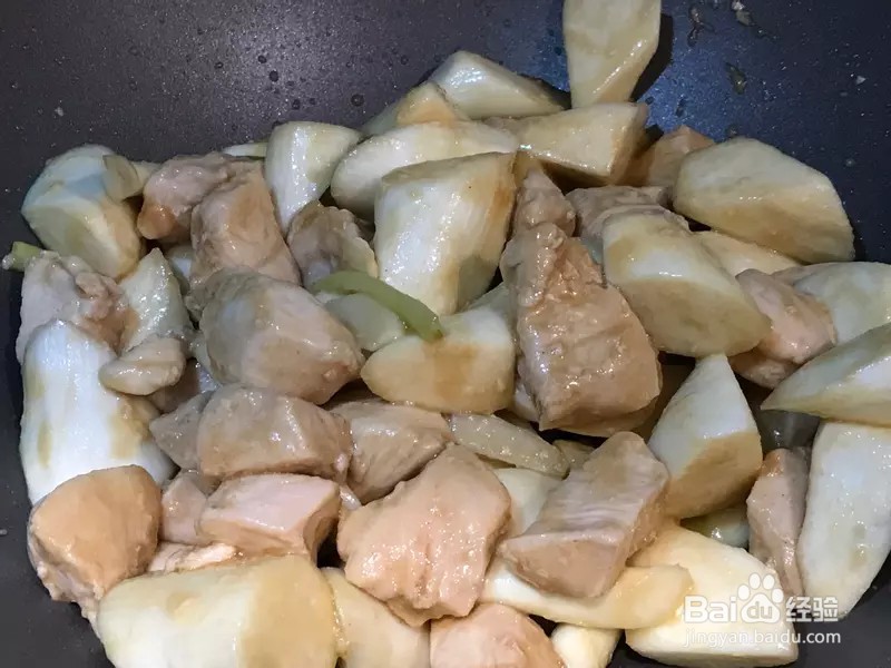 怎样做出家常菜系列之茭白烩鸡丁