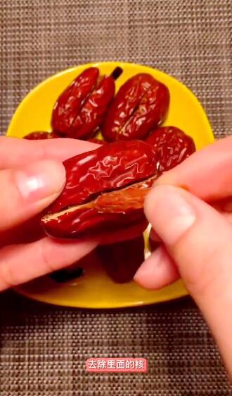 如何做豆沙糯米蒸红枣
