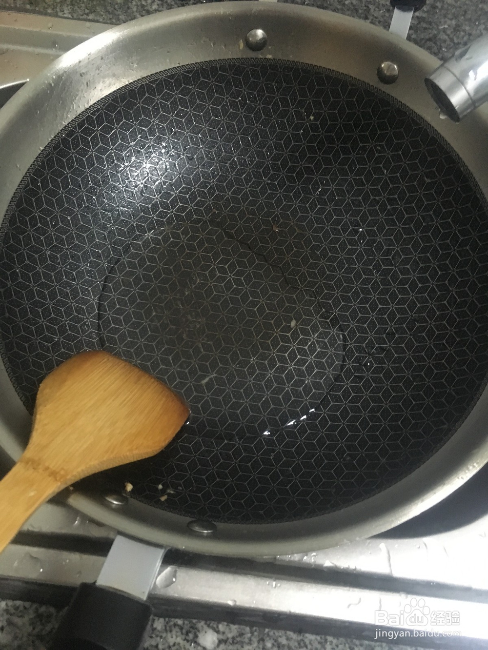 做饭粘锅如何快速清洗干净