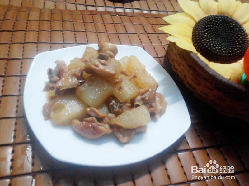 冬瓜煨鸡腿肉的做法。