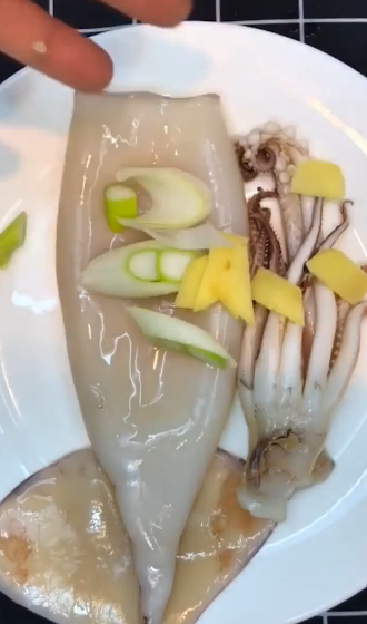 香辣鱿鱼怎么做?