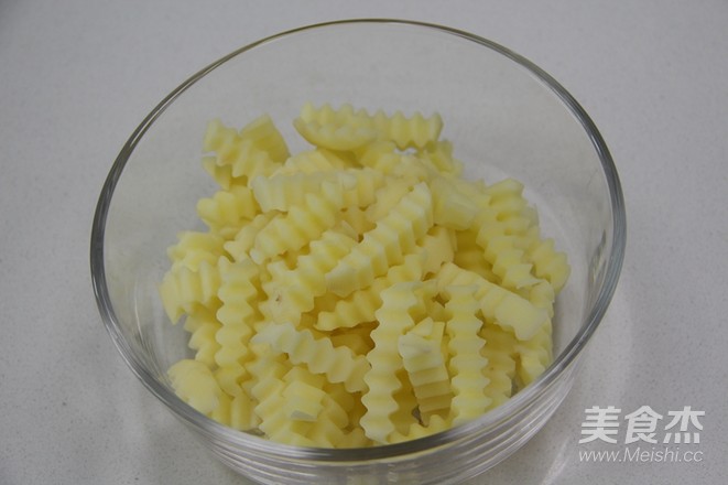 街边畅销的小零食——狼牙土豆