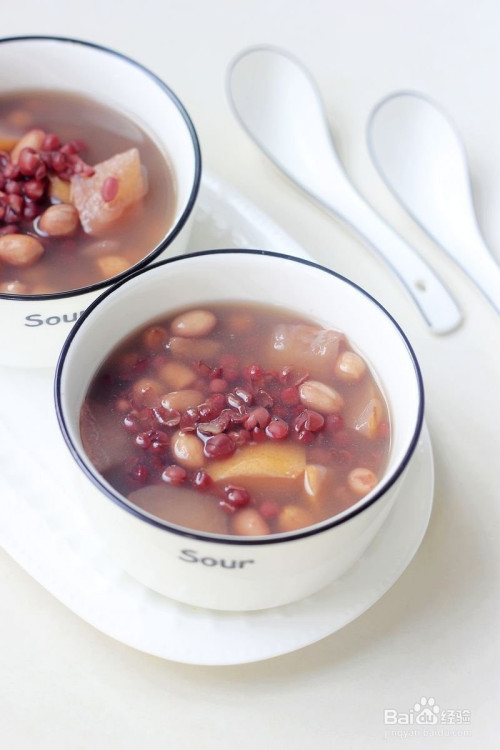 女人多喝红色汤,雪梨红豆花生粥的做法