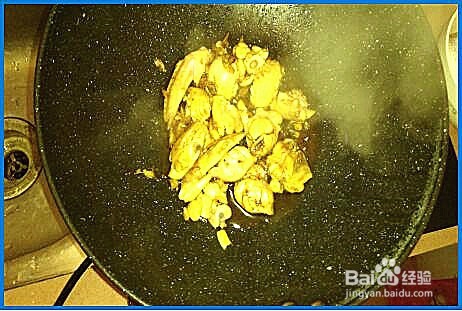 如何制作家常的冬菇板栗鸡?