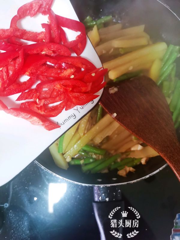 家常豆角炒土豆
