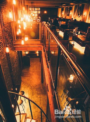 复古潮流兼具的6大特色酒吧