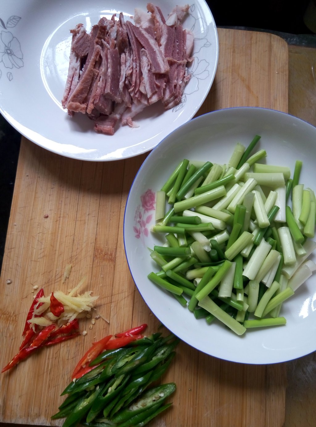 爱吃肉的你一定喜欢的蒜薹牛肉!