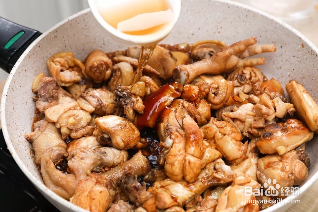 板栗焖鸡的做法
