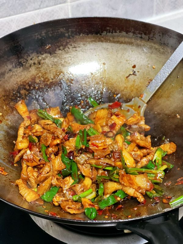 青椒平菇炒肉盖浇饭