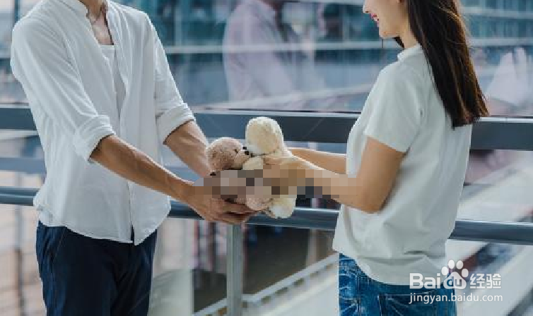 怎么暗示女（男）生我喜欢她（他），用什么办法