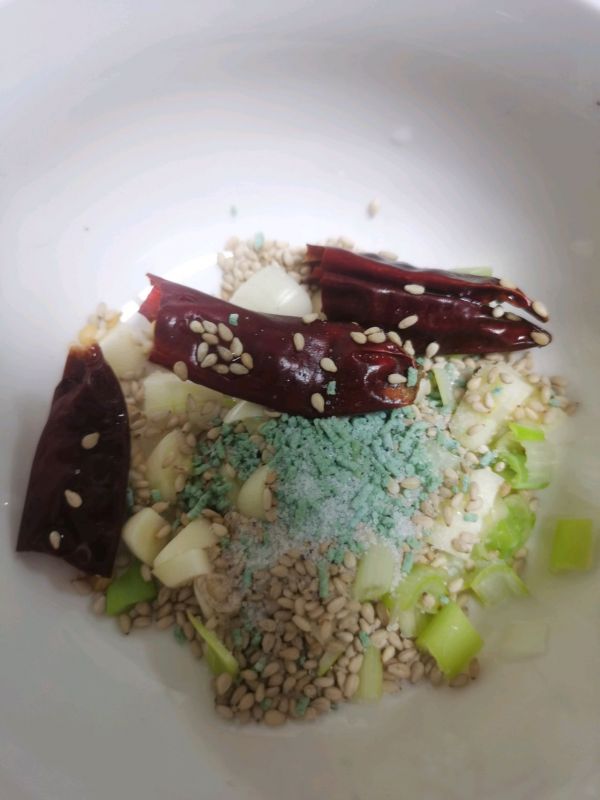 凉拌绿豆芽韭菜