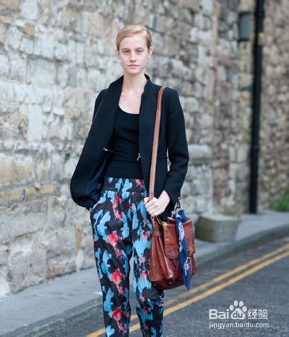 民族风逆袭，8款印花裤初夏显瘦搭