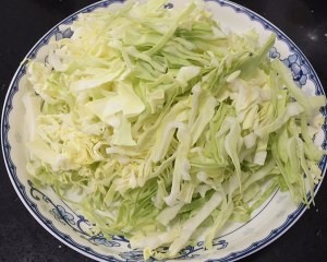 食补佳品炝炒圆白菜丝
