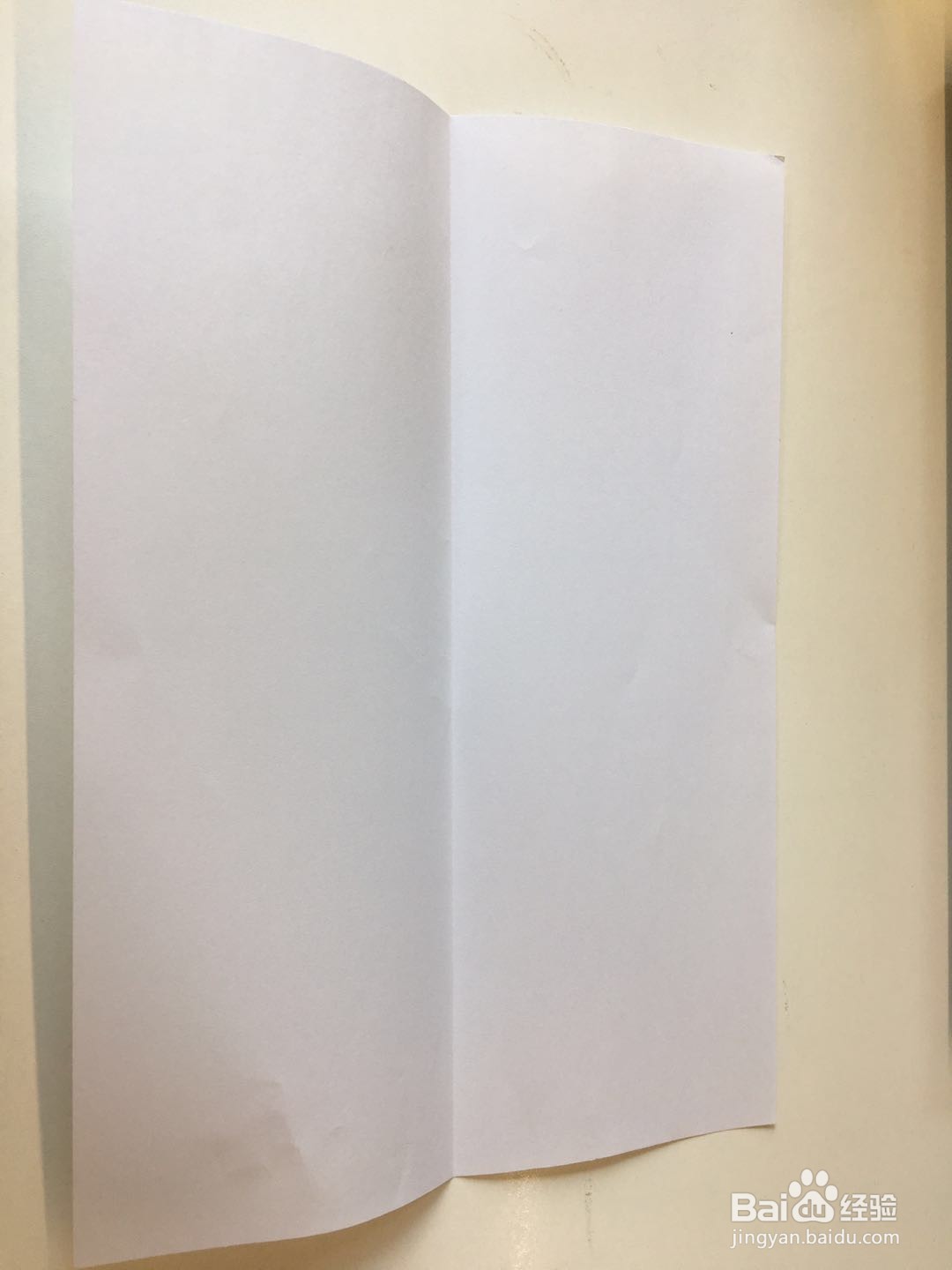 如何折贴纸飞机