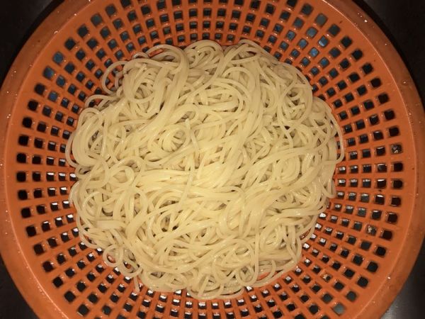 白汁蟹味菇拌意大利面#10分钟早餐大挑战#