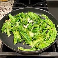 如何制作美味的蒜蓉炒莴苣