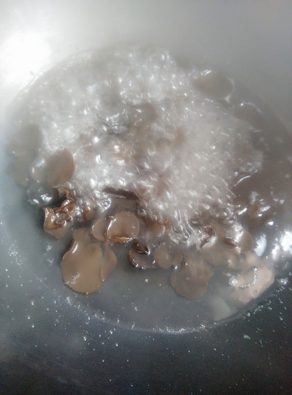 胡萝卜木耳炒蛋