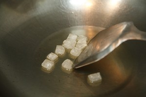 板栗烧鸡的做法