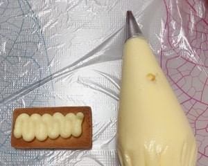 奶香味十足的朗姆提子夹心饼干制作教程