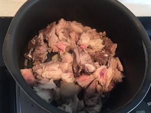 食补佳品羊肉汤的做法