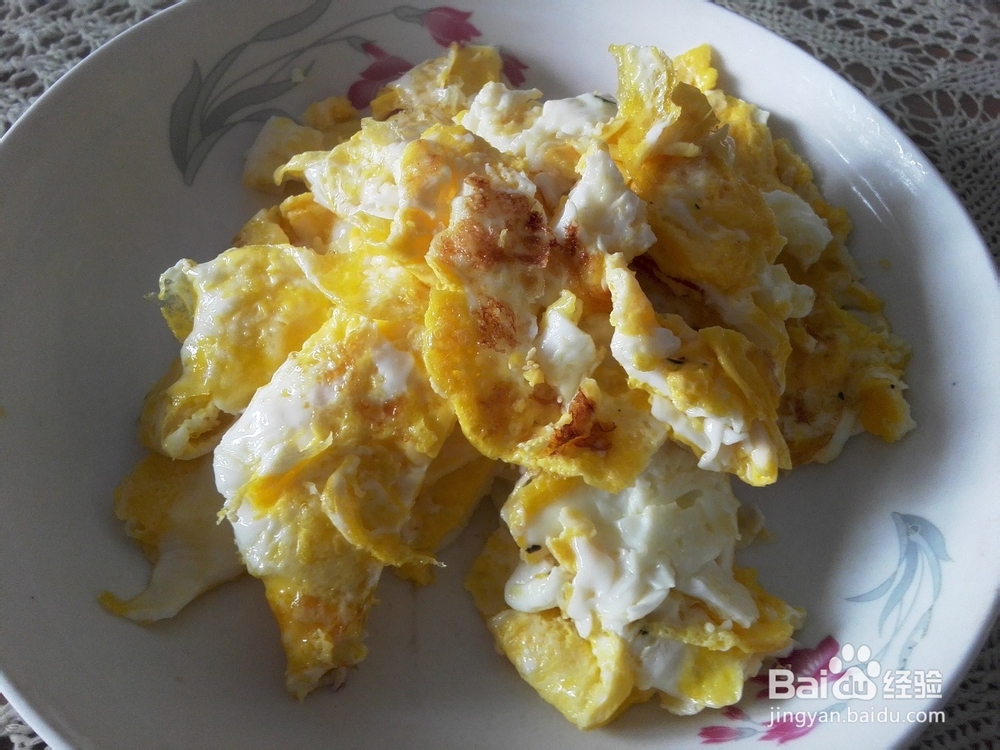 鸡蛋炒洋葱如何做(家常快速圆葱和鸡蛋怎样炒)