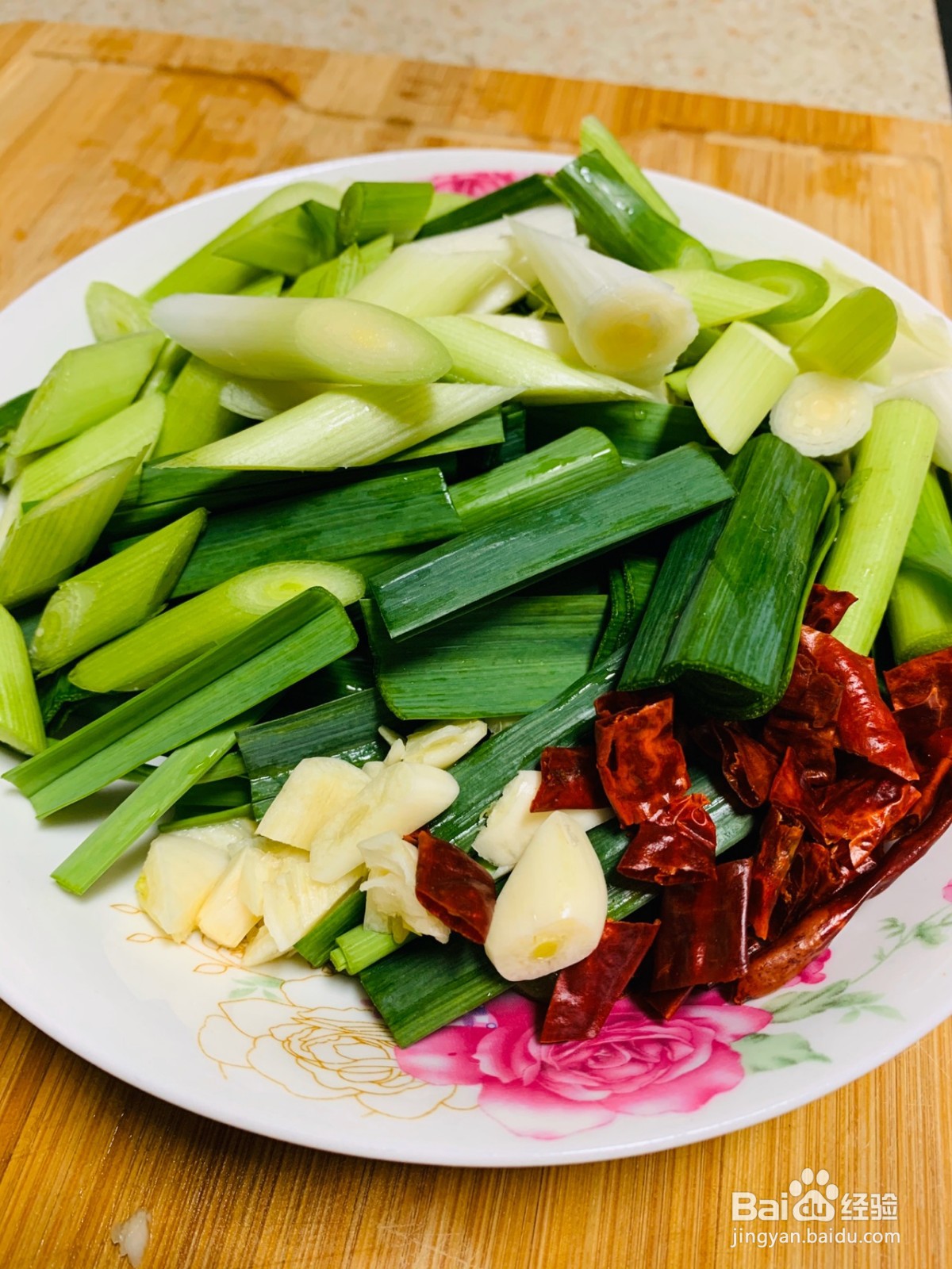 蒜苗炒腊肉的家常做法