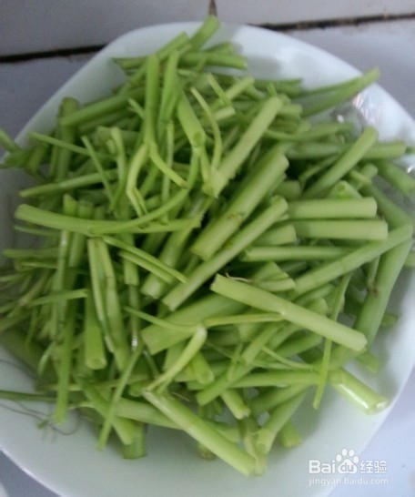 如何做酸辣空心菜杆