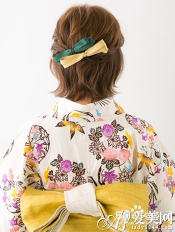 短发的的斜刘海怎么弄好看