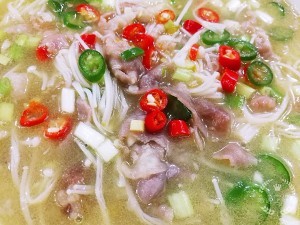 酸汤肥牛的做法